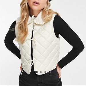 Monki quilted vest with collar in cream